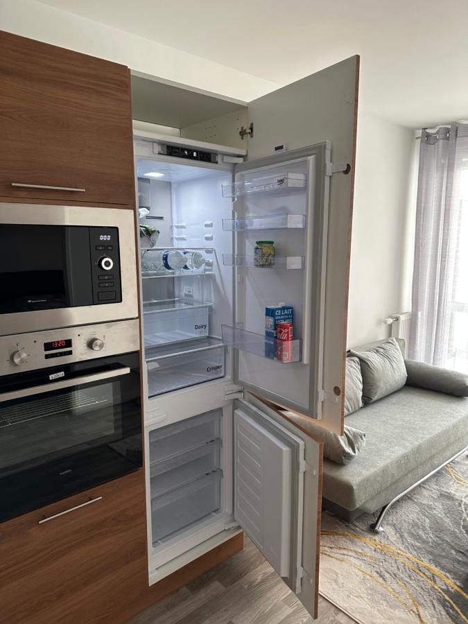 Agreable 2 Pieces Avec Balcon Et Parking Transports By Immo Kit Bnb Sarcelles Eksteriør bilde