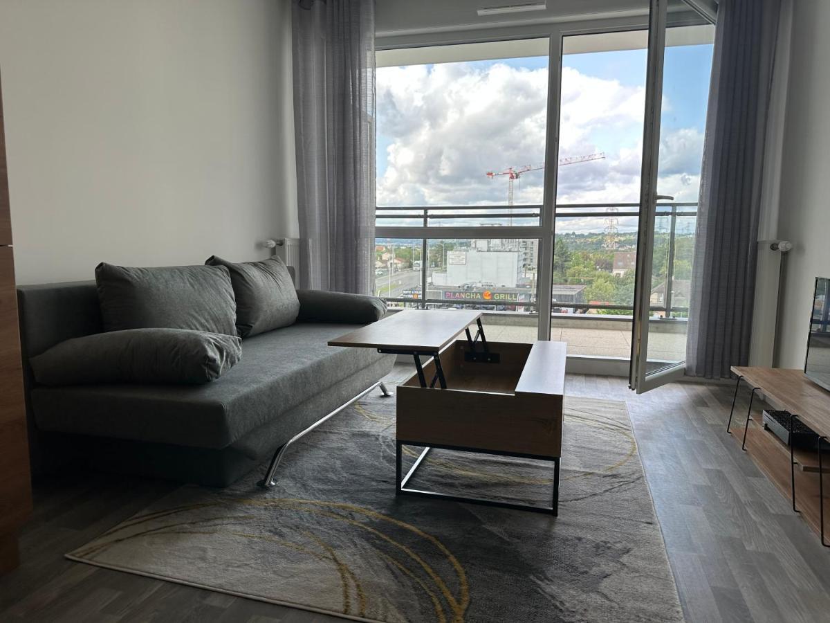 Agreable 2 Pieces Avec Balcon Et Parking Transports By Immo Kit Bnb Sarcelles Eksteriør bilde