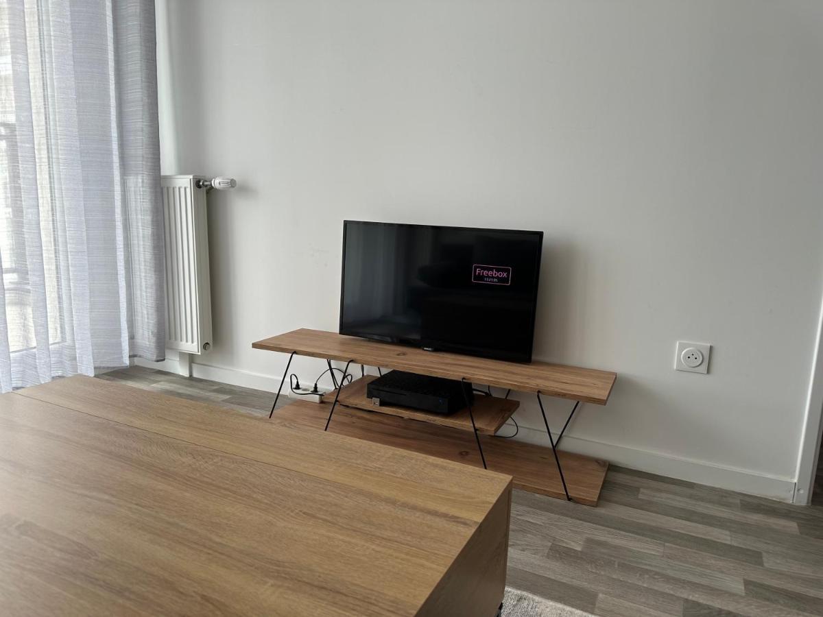 Agreable 2 Pieces Avec Balcon Et Parking Transports By Immo Kit Bnb Sarcelles Eksteriør bilde