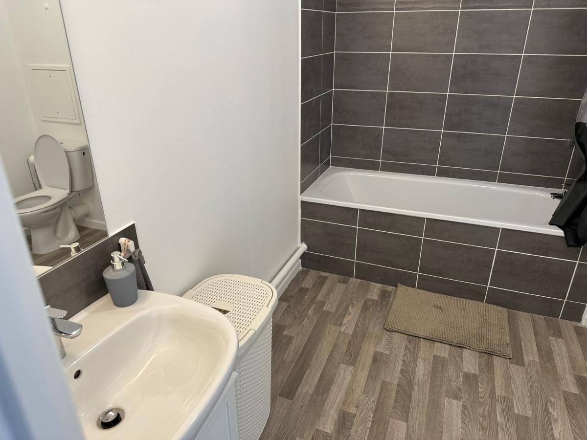 Agreable 2 Pieces Avec Balcon Et Parking Transports By Immo Kit Bnb Sarcelles Eksteriør bilde