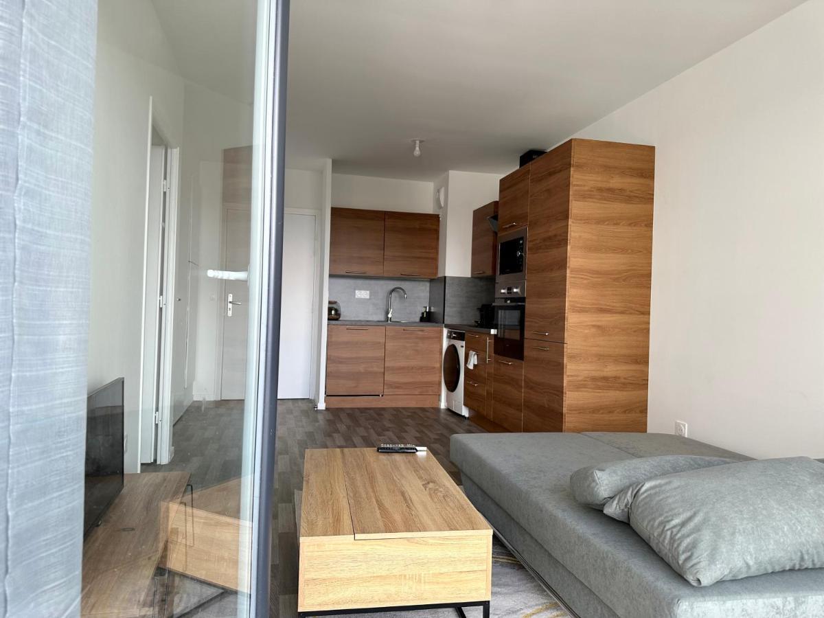 Agreable 2 Pieces Avec Balcon Et Parking Transports By Immo Kit Bnb Sarcelles Eksteriør bilde